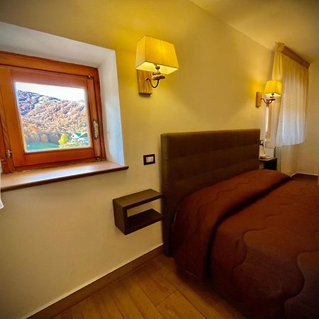 Hotel Pinguino 佩斯卡塞罗利 外观 照片