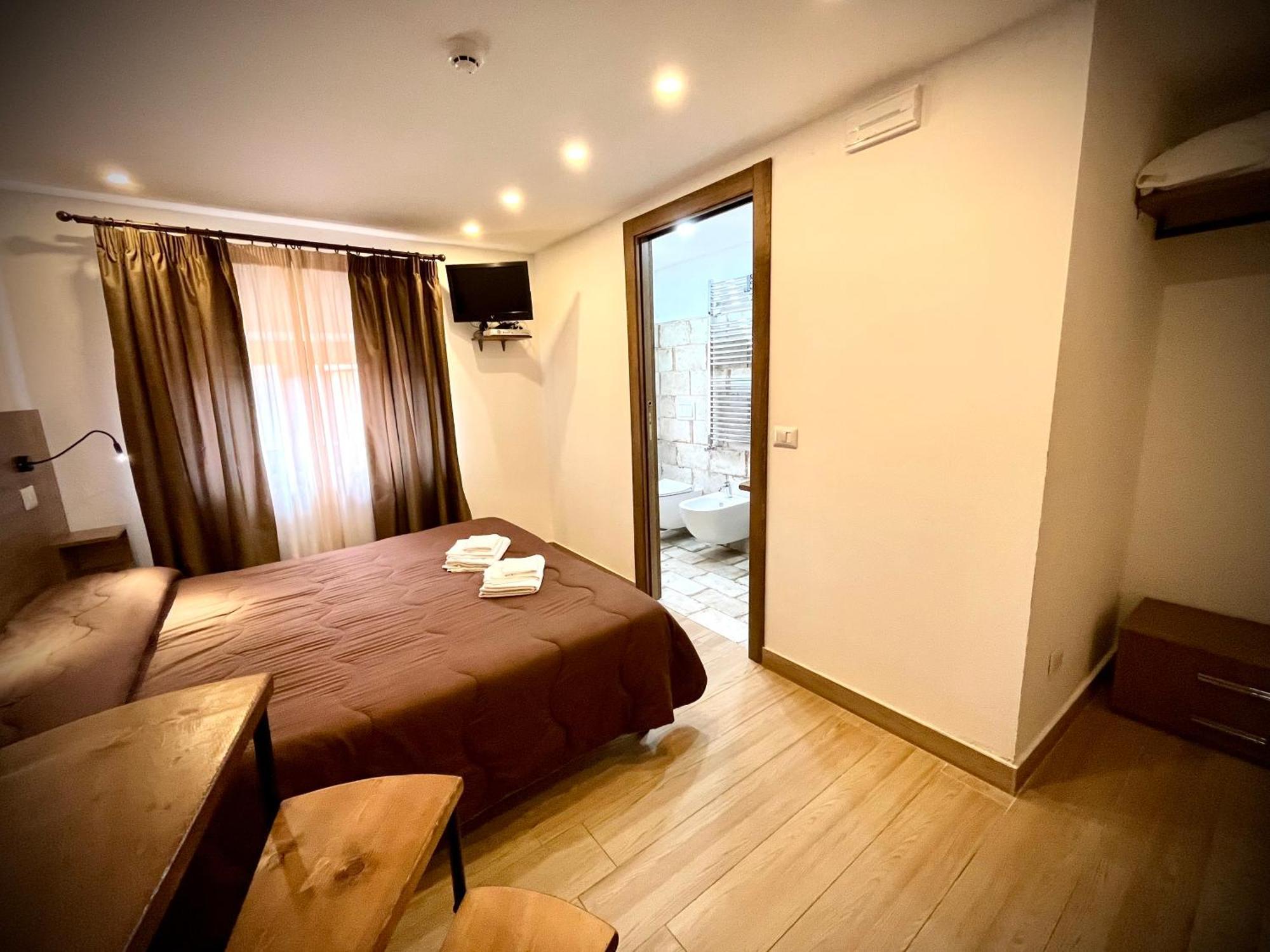 Hotel Pinguino 佩斯卡塞罗利 外观 照片