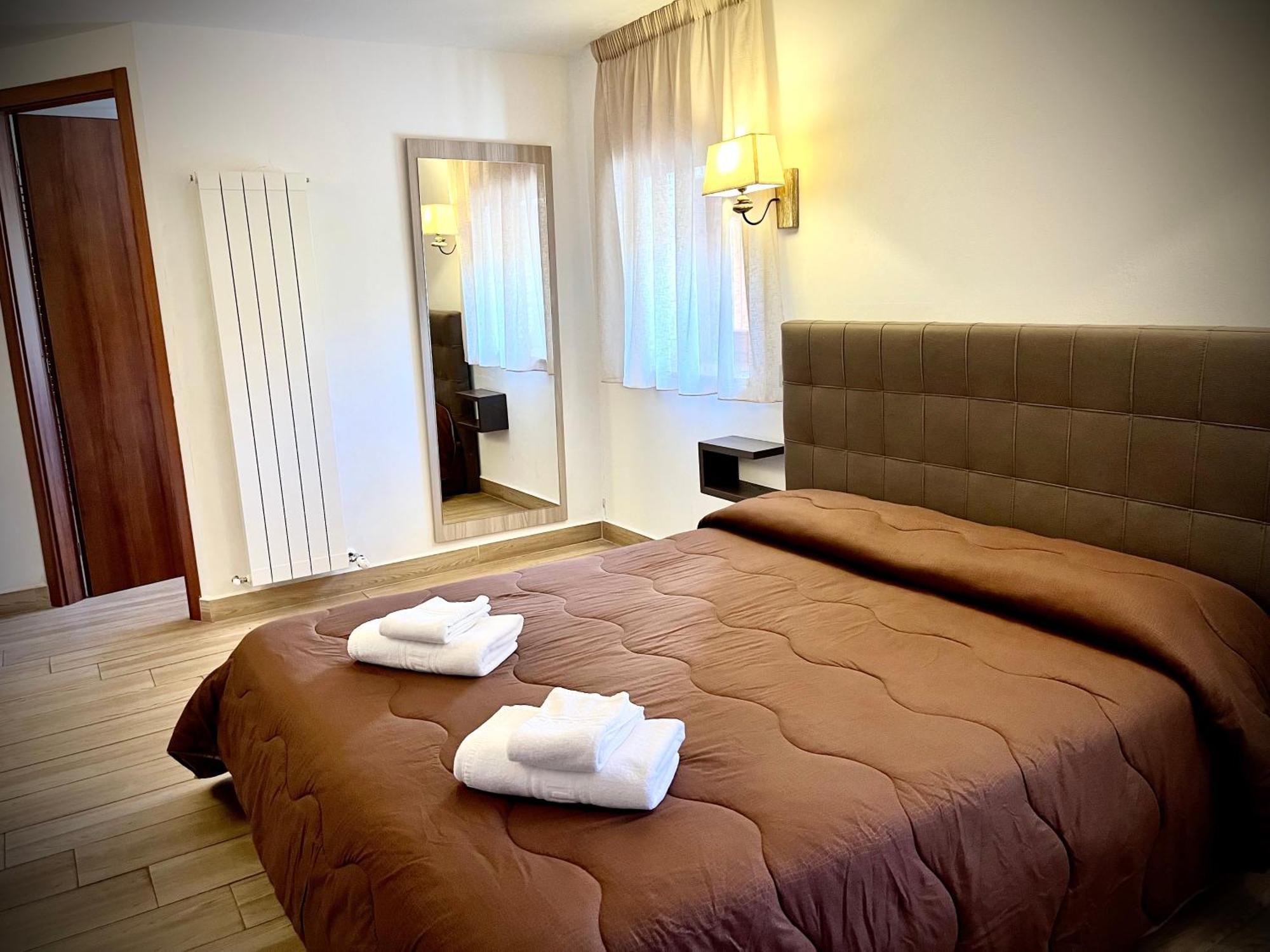Hotel Pinguino 佩斯卡塞罗利 外观 照片
