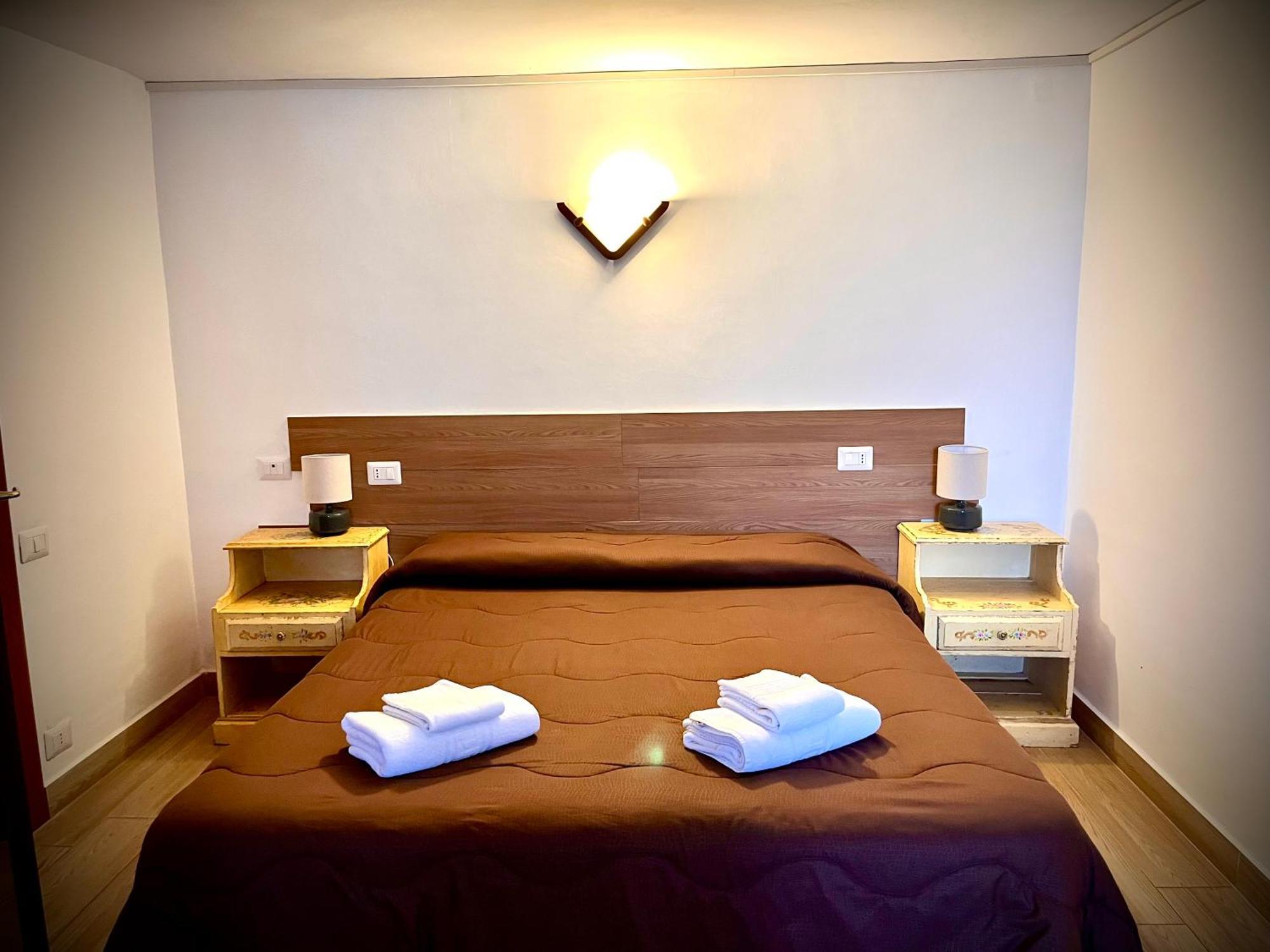 Hotel Pinguino 佩斯卡塞罗利 外观 照片