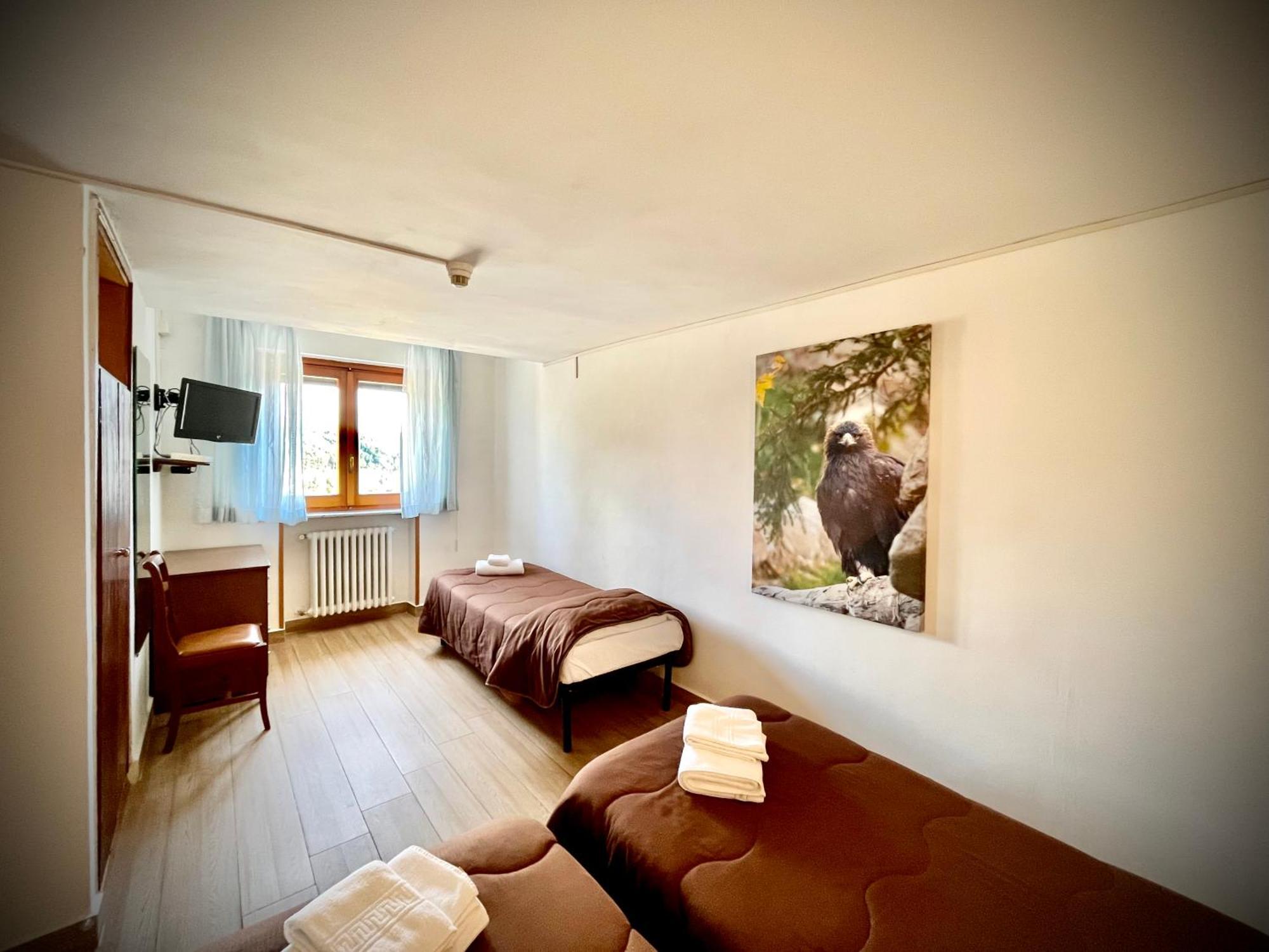 Hotel Pinguino 佩斯卡塞罗利 外观 照片
